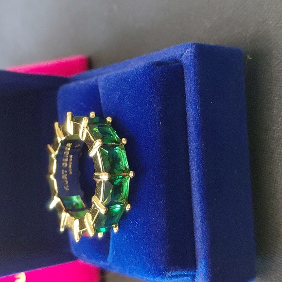 KURT GEIGER LONDON Elegant Gemstone Ring - Picture 4 of 6